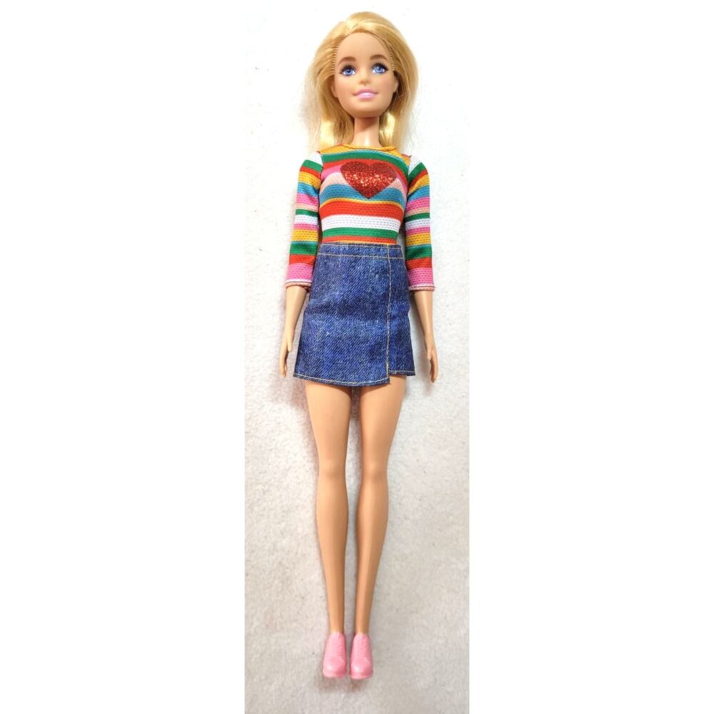 Mattel Barbie It Takes Two Malibu Roberts Blonde Doll Flat Footed Outfit Shoes